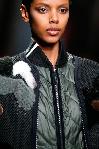 Look 84